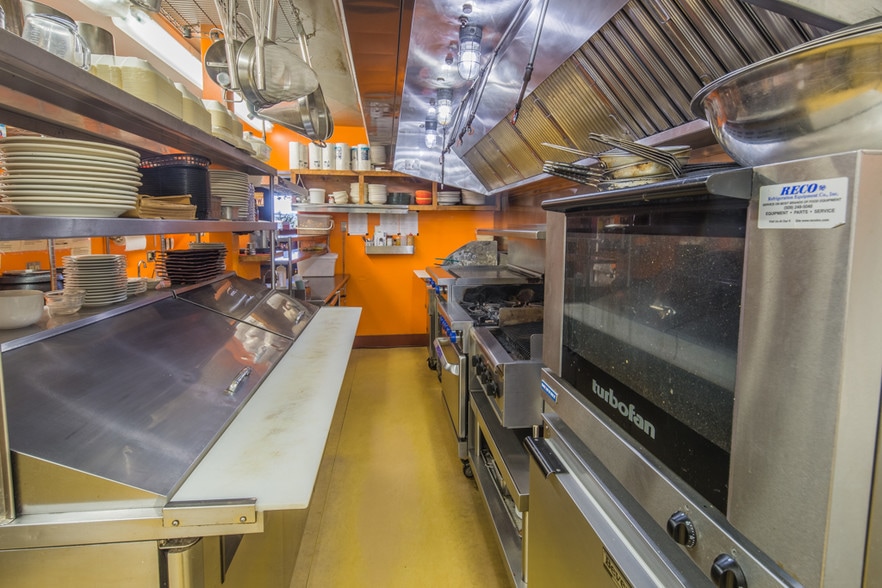 More Photos Of 201 W Pennsylvania Ave, Roslyn Restaurant For Sale