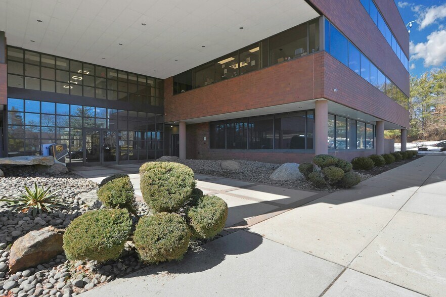 More Photos Of 100 Dutch Hill Rd, Orangeburg Medical For Lease