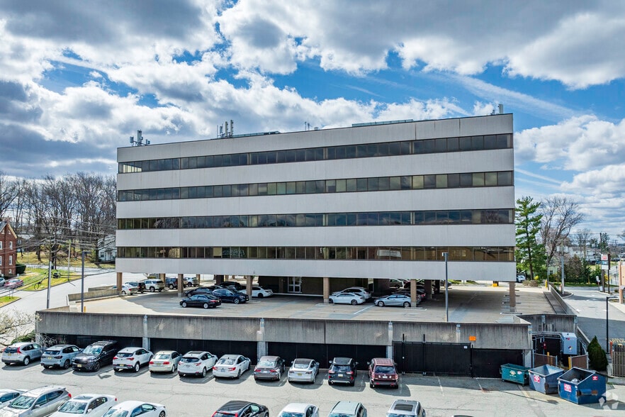 More Photos Of 475 Market St, Elmwood Park Office For Lease