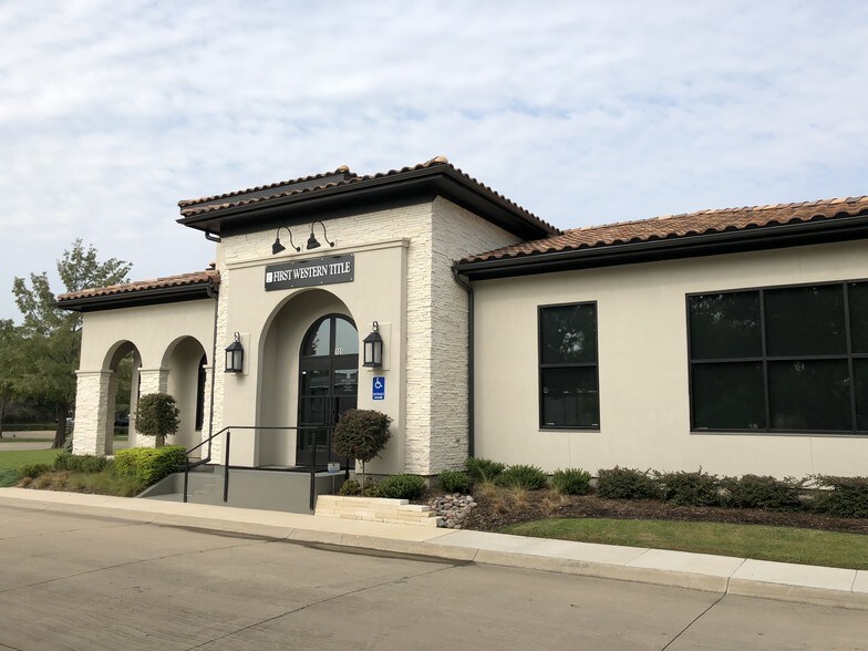 More Photos Of 26 Main St, Colleyville Office For Lease