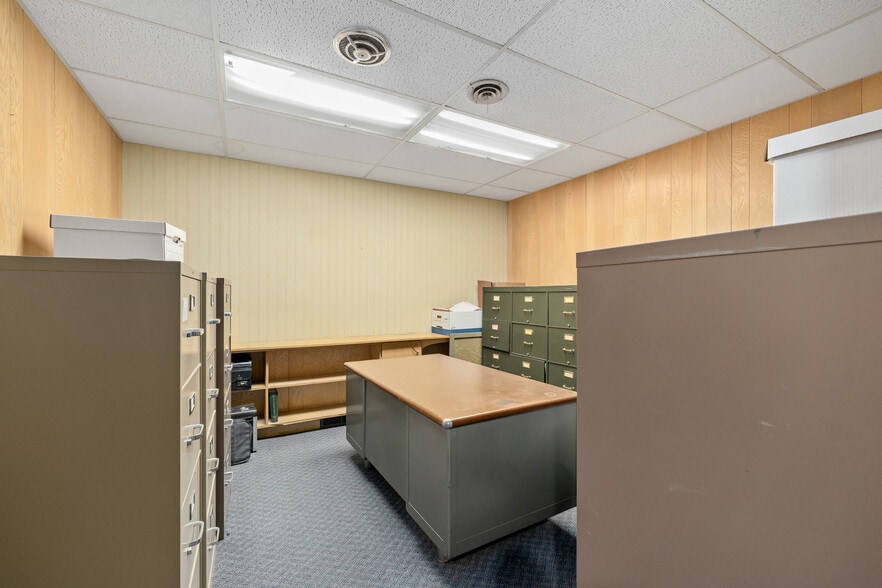 More Photos Of 116 E 2nd St, Kimball Office For Sale