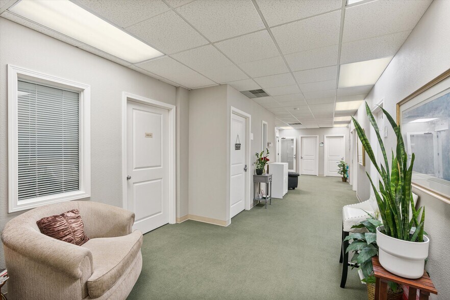 More Photos Of 321 Burnett Ave S, Renton Office For Sale