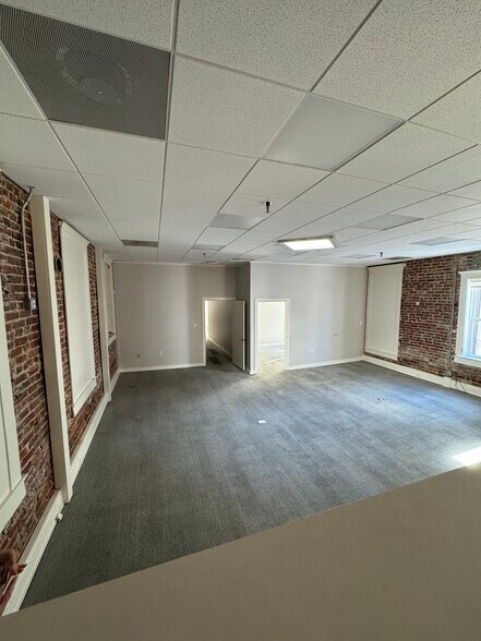 More Photos Of 117-121 N State St, Jackson Loft Creative Space For Lease