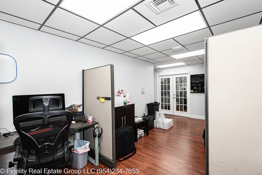 More Photos Of 3650 Coral Ridge Dr, Coral Springs Light Manufacturing For Sale