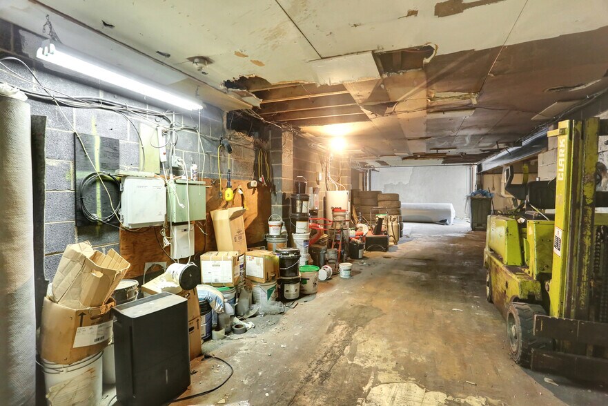 More Photos Of 1915 Lenox St, Harrisburg Freestanding For Sale