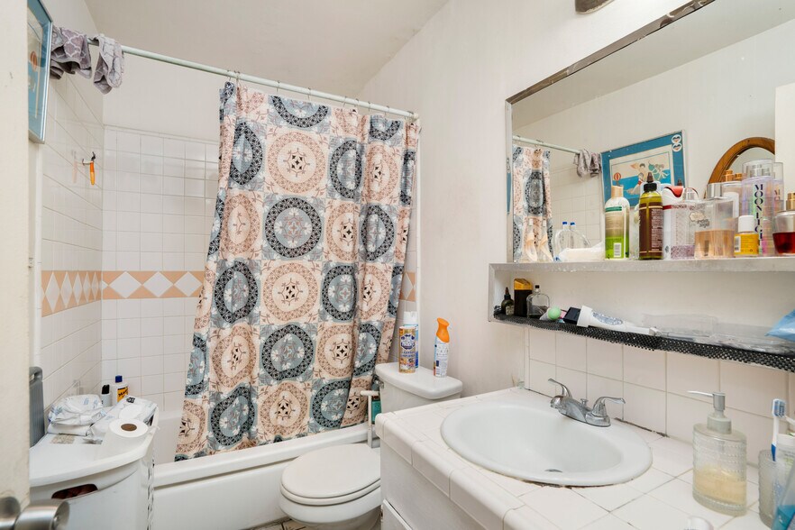 More Photos Of 6509 Brynhurst Ave, Los Angeles Apartments For Sale