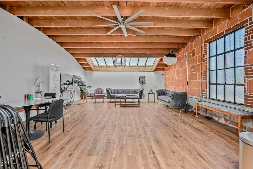 More Photos Of 325 15th St, San Diego Loft Creative Space For Lease