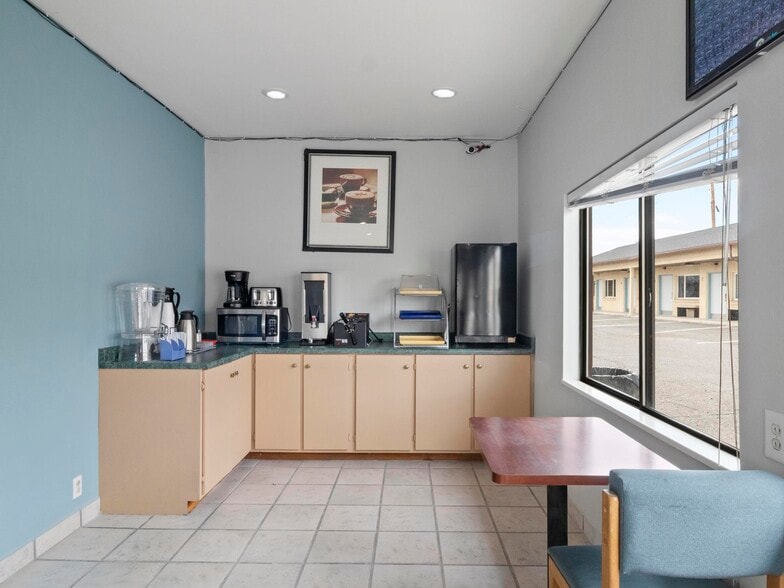 More Photos Of 180 E Center St, Panguitch Hotel For Sale