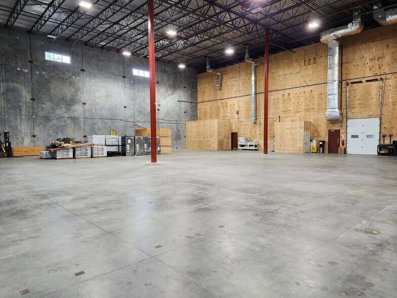 More Photos Of 528 Sunbury Rd, Midway Warehouse For Sale