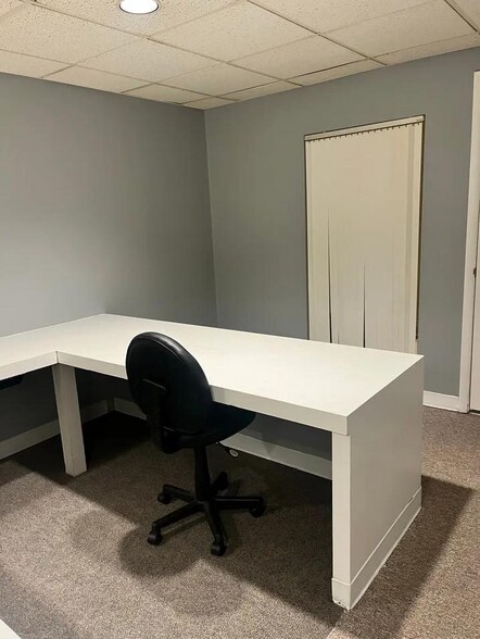 More Photos Of 1315 Harding Hwy, Richland Office Residential For Lease