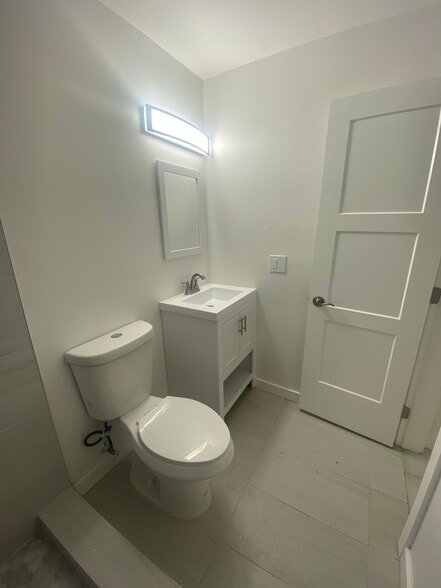 More Photos Of 401 SW 7th Ave, Fort Lauderdale Apartments For Sale