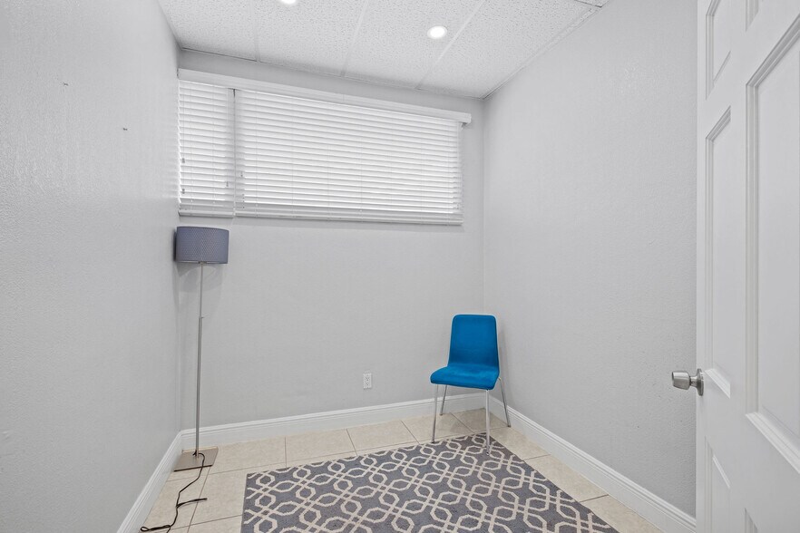 More Photos Of 960 W 41st St, Miami Beach Office Residential For Lease