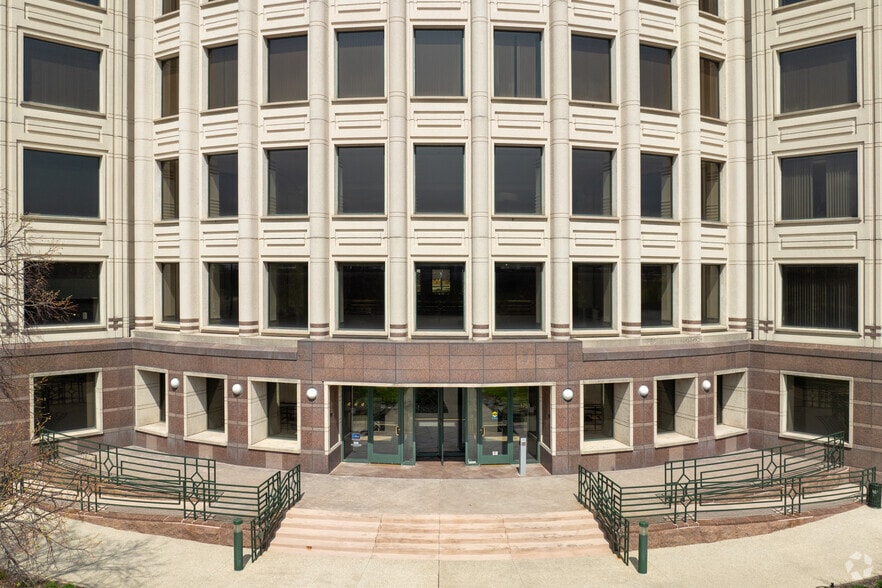 More Photos Of 1751 Lake Cook Rd, Deerfield Office For Lease