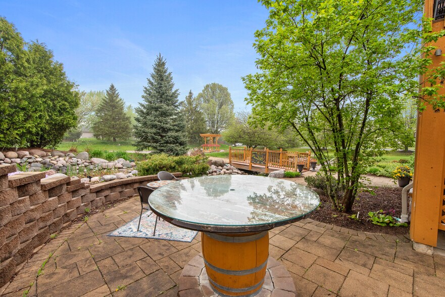 More Photos Of N48W14336 Hampton Rd, Menomonee Falls Office For Sale