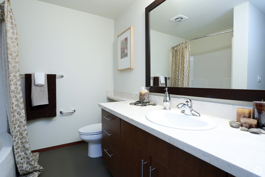 More Photos Of 1133 Lake Washington Blvd, Renton Apartments For Lease