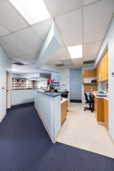 More Photos Of 729 Sunrise Ave, Roseville Medical For Lease