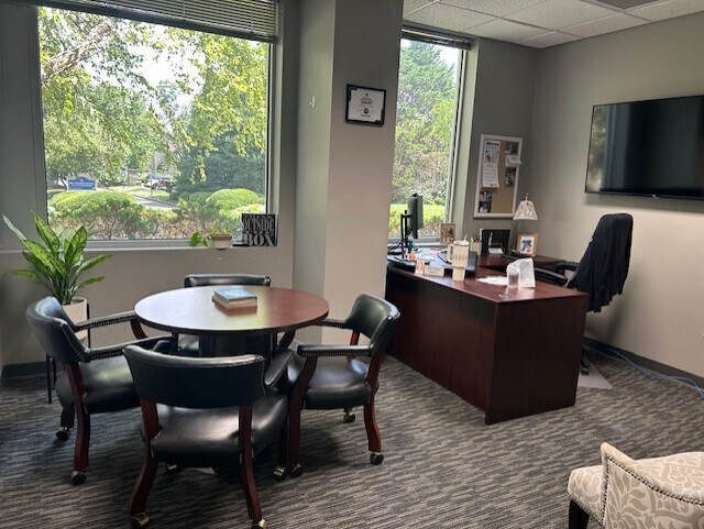 More Photos Of 8320 E Walker Springs Ln, Knoxville Office For Lease