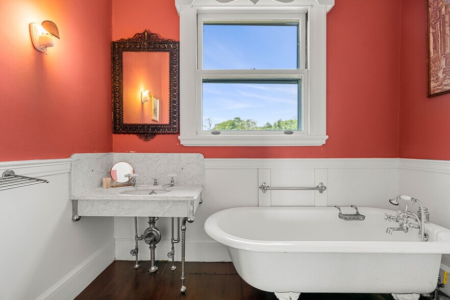 More Photos Of 4 Windmill Hill rd, Dublin Specialty For Sale