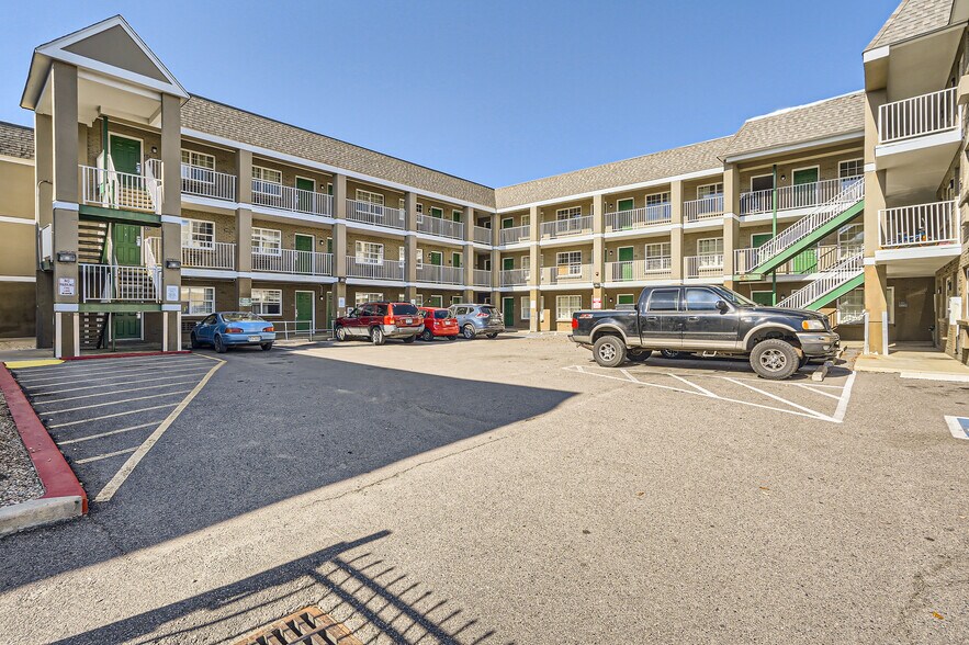 More Photos Of 715 Kipling St, Lakewood Hotel For Sale