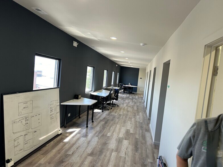 More Photos Of 80 W Lake St, Northlake Light Distribution For Lease