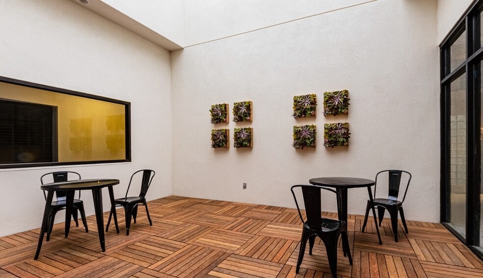 More Photos Of 3531 Fashion Way, Torrance Medical For Lease