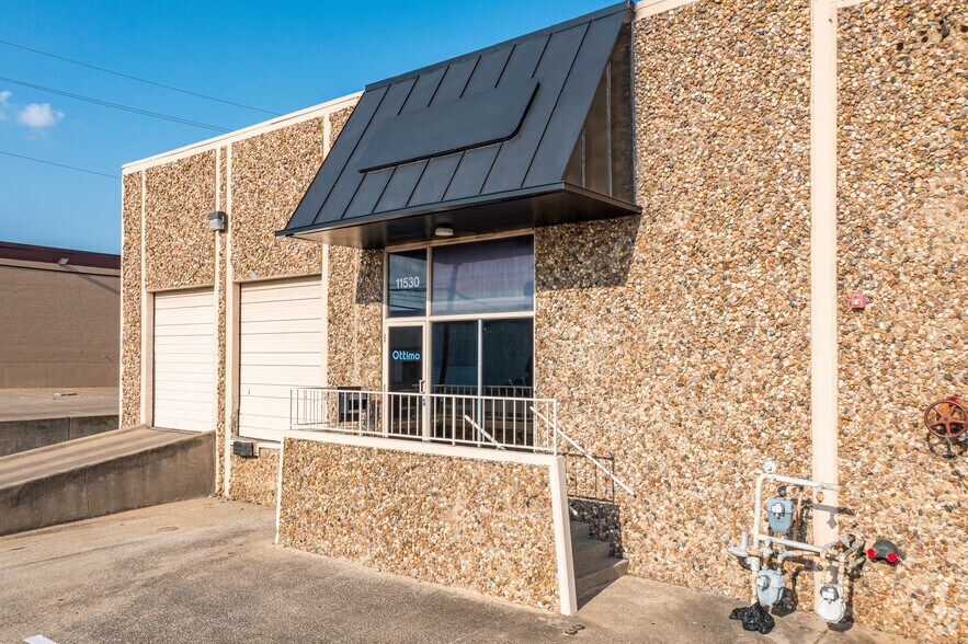 More Photos Of 11510-11530 Grissom Ln, Dallas Distribution For Lease
