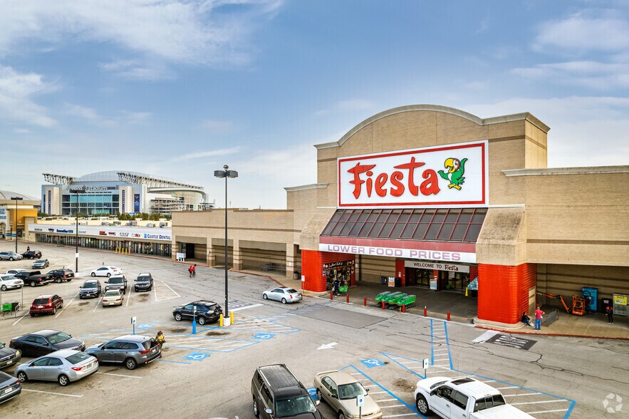 More Photos Of 8100-8236 Kirby Dr, Houston Unknown For Lease