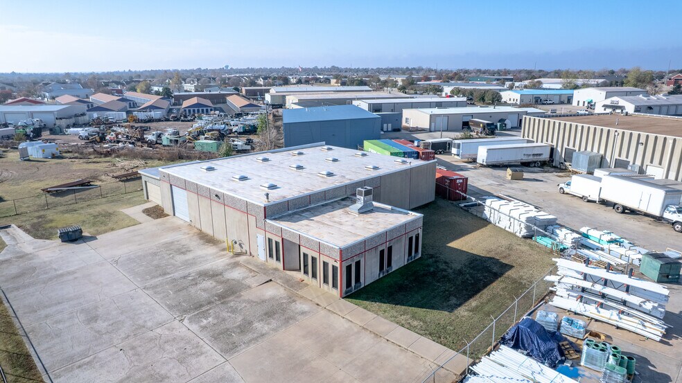 Primary Photo Of 3152 Broce Dr, Norman Light Manufacturing For Lease