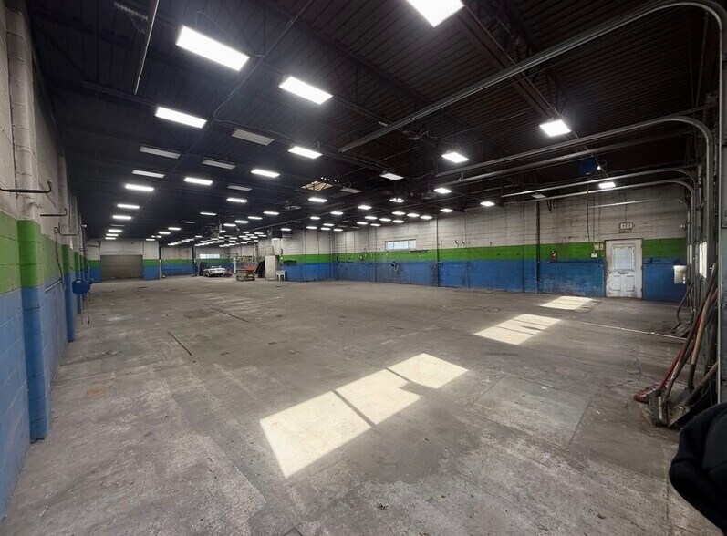 More Photos Of 54 W Barber Ave, Woodbury Warehouse For Sale