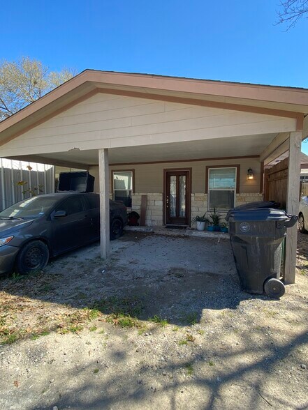 More Photos Of 828 Oak St, Houston Specialty For Sale