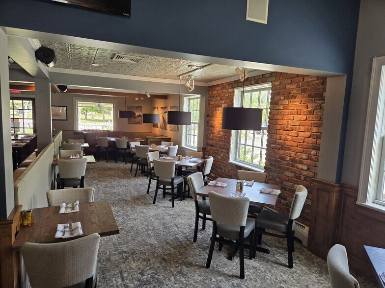 More Photos Of 4570 Main St, Manchester Center General Retail For Sale