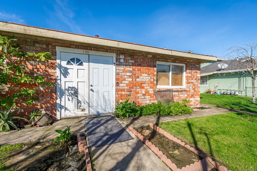More Photos Of 100 Nedra Ct, Sacramento Multifamily For Sale