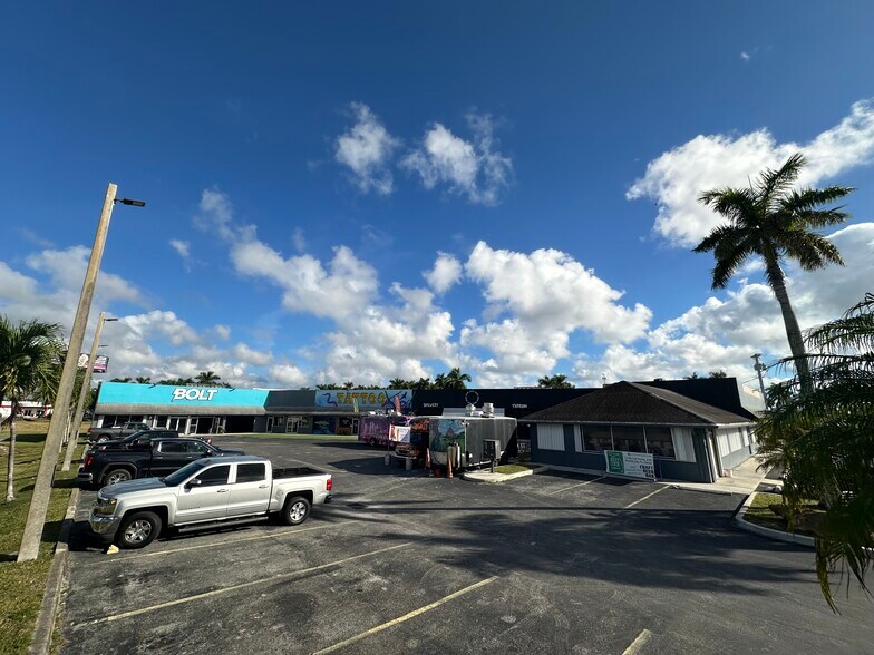 More Photos Of 10 NE 3rd St, Florida City Warehouse For Lease