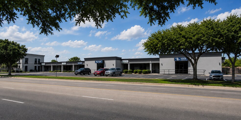 Primary Photo Of 1340 S main St, Grapevine Office For Lease