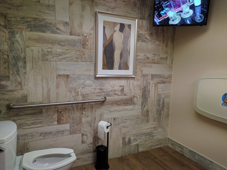 More Photos Of 14543 Memorial Dr, Houston Restaurant For Lease