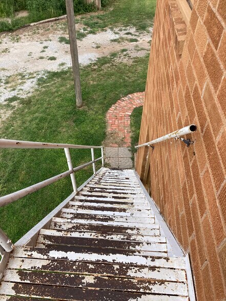 More Photos Of 202 S Hoy St, Buffalo Hotel For Sale