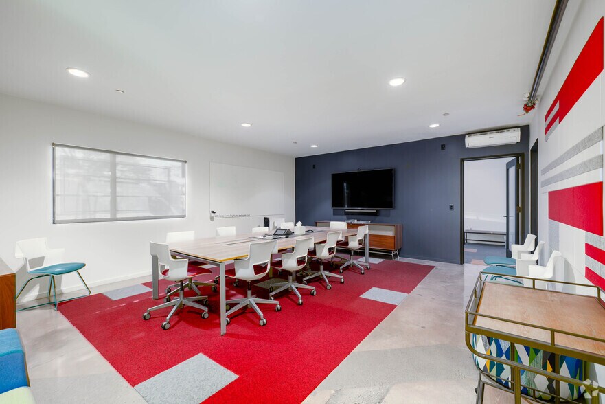 More Photos Of 5285 W Washington Blvd, Los Angeles Loft Creative Space For Sale