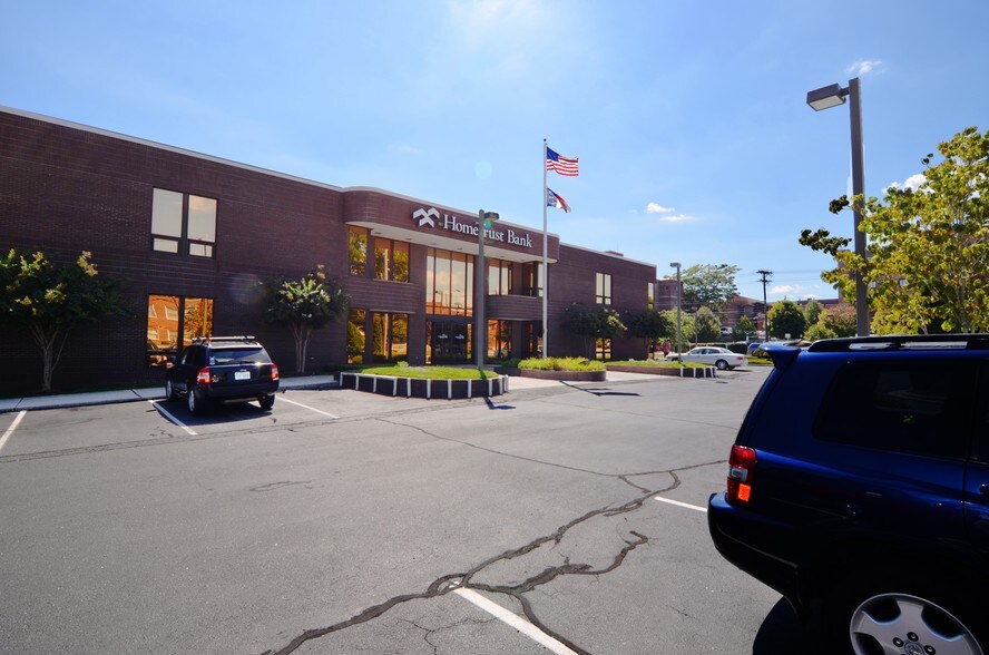 Primary Photo Of 228 6th Ave E, Hendersonville Bank For Lease