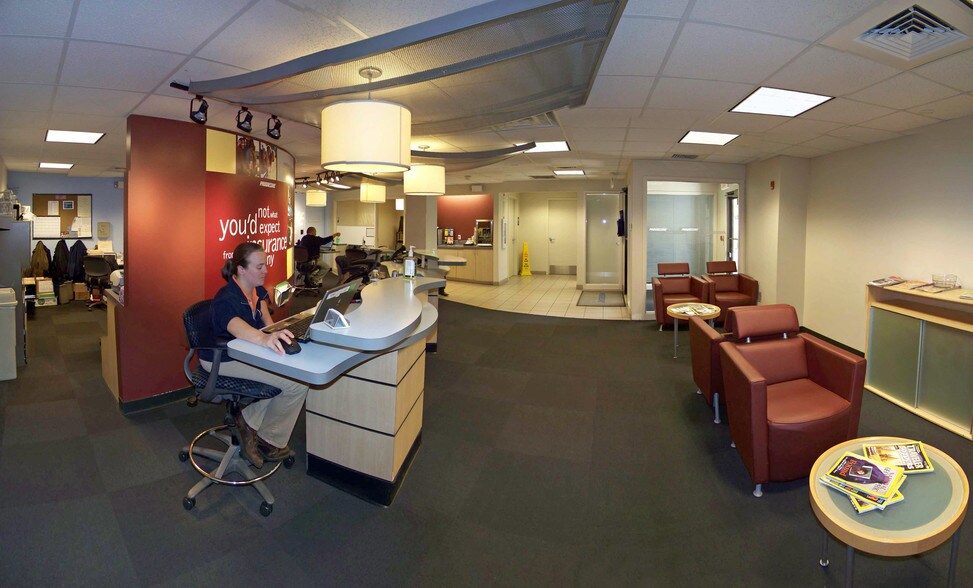 More Photos Of 7900 Hill Park Ct, Lorton Service For Lease