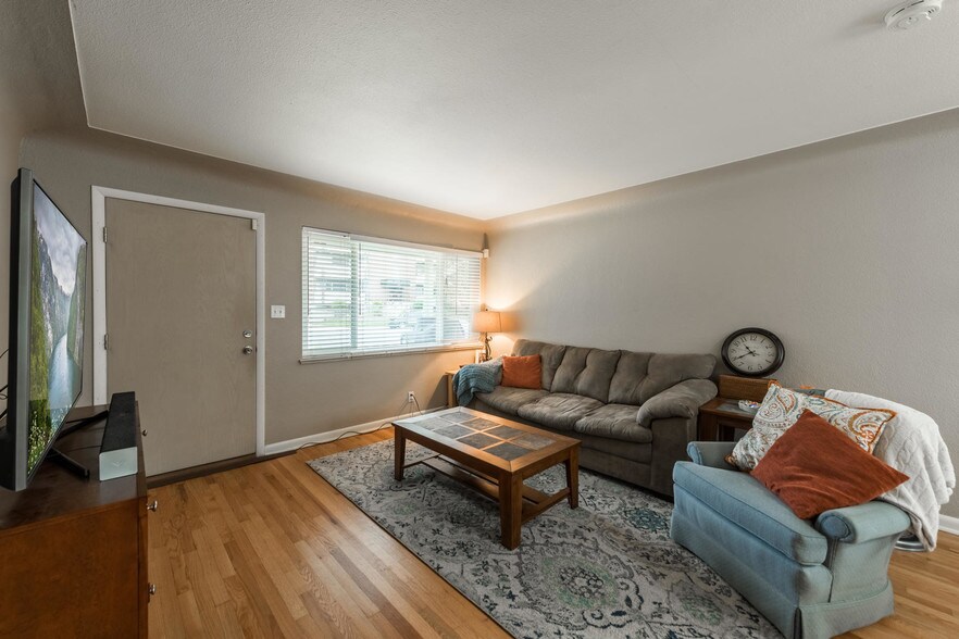 More Photos Of 2525-2527 S University Blvd, Denver Apartments For Sale