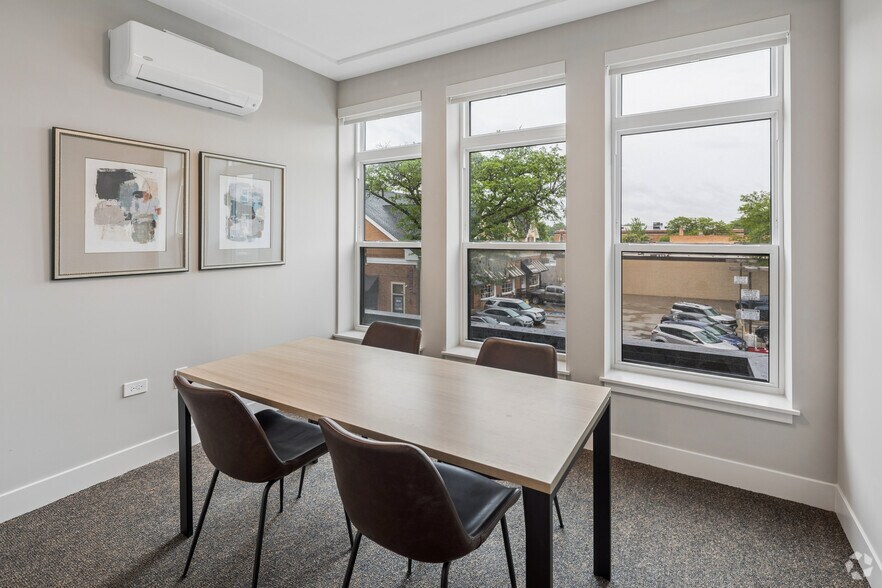 More Photos Of 1850 Glenview Rd, Glenview Apartments For Lease