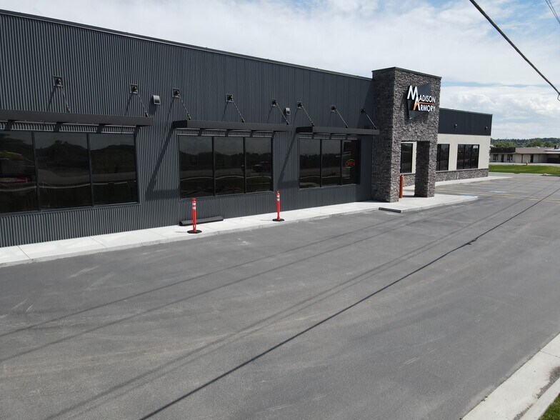 More Photos Of 870 N 2nd E, Rexburg General Retail For Lease