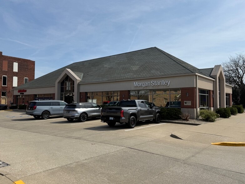 More Photos Of 401 Wabash Ave, Terre Haute Office For Sale