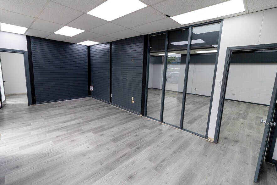 More Photos Of 3501 23rd St NE, Calgary Warehouse For Lease