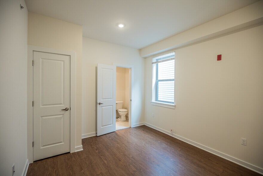 More Photos Of 4046-4048 Chestnut St, Philadelphia Apartments For Sale