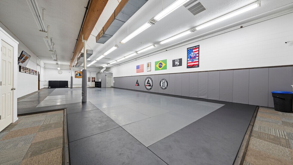 More Photos Of 905 S 2nd Ave, Walla Walla General Retail For Sale