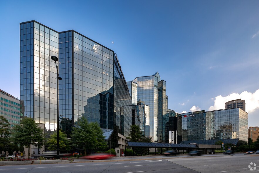 More Photos Of 3333 Peachtree Rd Ne, Atlanta Office For Sale