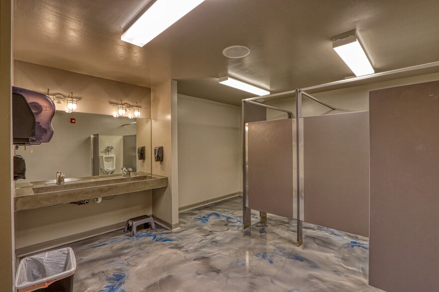 More Photos Of 9971 N Grand Pines Ln, Hayward Restaurant For Sale