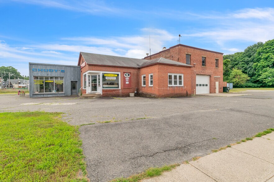 More Photos Of 2019 Bridge St, Three Rivers General Retail For Sale