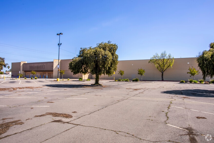 More Photos Of 1670 Mitchell Rd, Ceres General Retail For Lease